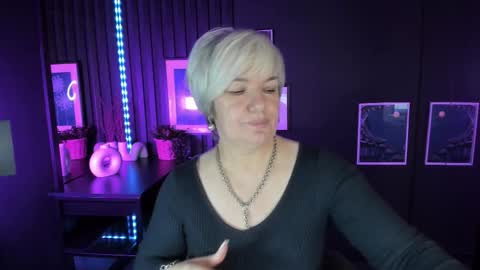 Snapshot of carmensoft chatting on 11.16.25 Carmen online show from 11.16.25