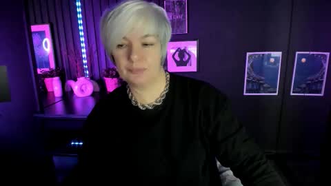 Snapshot of carmensoft chatting on 11.18.25 Carmen online show from 11.18.25