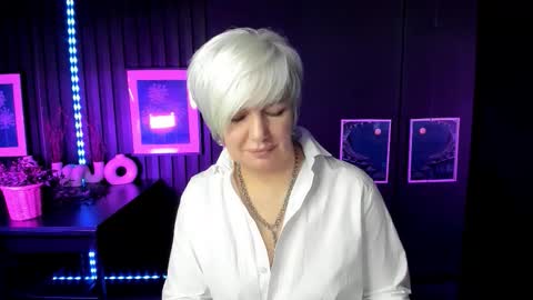 Snapshot of carmensoft chatting on 12.01.25 Carmen online show from 12.01.25