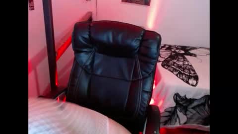 CARMILLA ROSS online show from 01.10.25