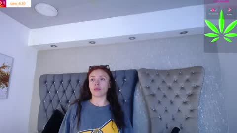 Snapshot of caro_fisher chatting on 04.21.26 Caro Fisher online show from 04.21.26