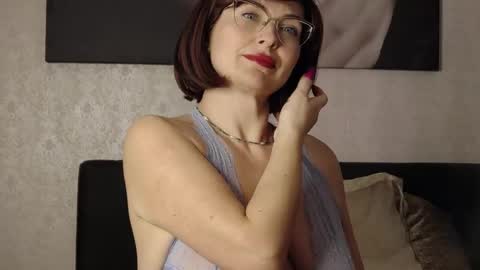 CaroJhones online show from 02.16.25