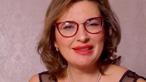 CaroJhones online show from 01.12.26