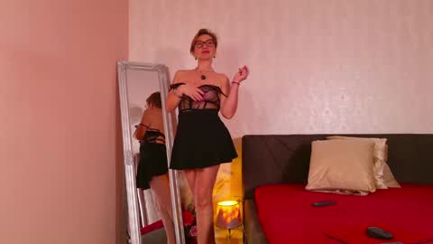 CaroJhones online show from 05.06.26