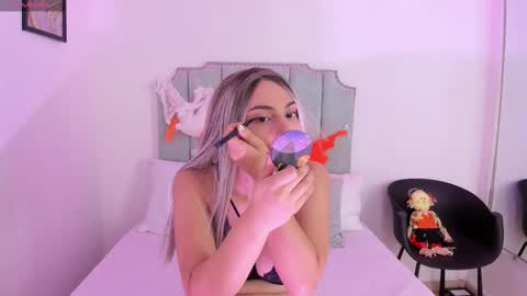 Carolain online show from 11.02.25