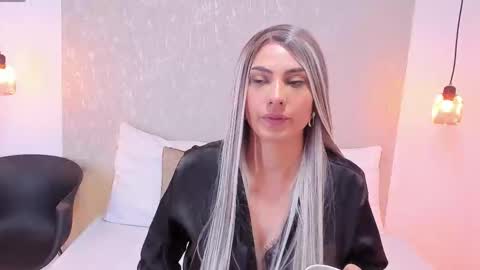 Carolain online show from 12.01.25