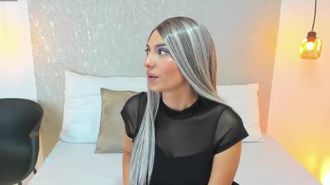 Carolain online show from 12.04.25