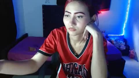 Snapshot of caroli11 chatting on 11.12.25 caroli11 online show from 11.12.25