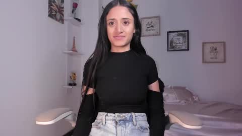 Caroline online show from 02.10.25