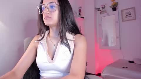 Caroline online show from 10.05.25