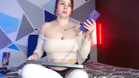 Snapshot of carolin_moore chatting on 01.21.25 Carolin Moore online show from 01.21.25