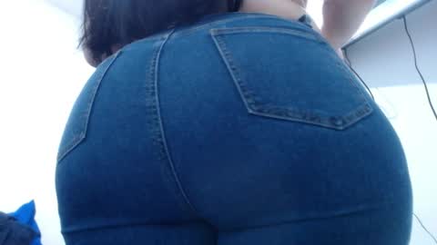 Snapshot of carolina_zabala_19 chatting on 04.25.26 carolina_zabala_19 online show from 04.25.26