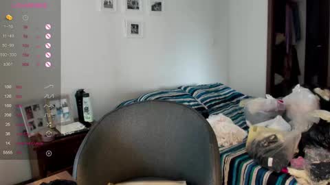 carolina_zaens online show from 02.20.25