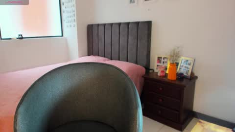 carolina_zaens online show from 10.10.25