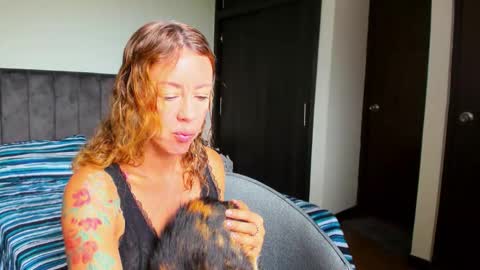 carolina_zaens online show from 02.24.26