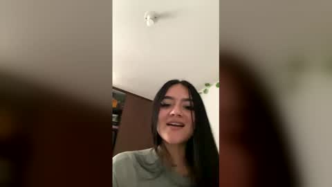 Snapshot of carolinaw_ chatting on 04.05.26 Carolina online show from 04.05.26