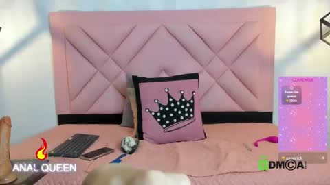 Snapshot of caroline_daring chatting on 04.27.26 caroline daring online show from 04.27.26