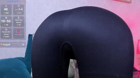 Snapshot of caroline_dh chatting on 01.23.25 Caroline online show from 01.23.25