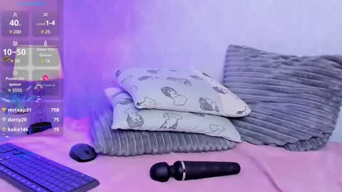 Snapshot of caroline_dh chatting on 02.18.25 Caroline online show from 02.18.25