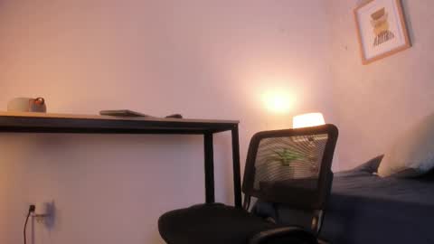  Caroline  online show from 02.24.26