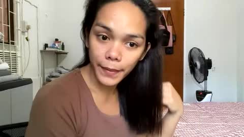 Snapshot of caroline_east chatting on 03.03.26 caroline_east online show from 03.03.26