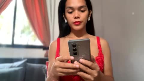 Snapshot of caroline_east chatting on 04.15.26 caroline_east online show from 04.15.26