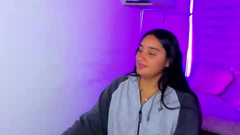 caroline_rodriguez_9 online show from 01.06.26