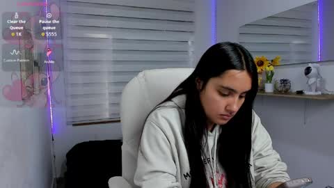 Snapshot of caroline_rodriguez_9 chatting on 04.21.26 caroline_rodriguez_9 online show from 04.21.26
