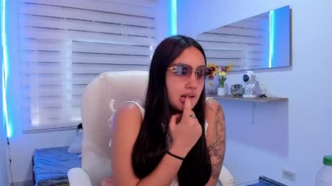 Snapshot of caroline_rodriguez_9 chatting on 04.25.26 caroline_rodriguez_9 online show from 04.25.26