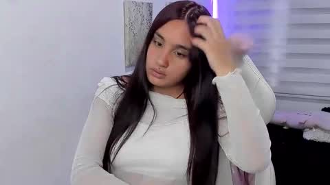 Snapshot of caroline_rodriguez_9 chatting on 06.01.26 caroline_rodriguez_9 online show from 06.01.26