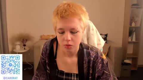 Snapshot of carolinerichter chatting on 09.29.25 CarolineRichter online show from 09.29.25