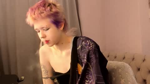 Snapshot of carolinerichter chatting on 10.18.25 CarolineRichter online show from 10.18.25