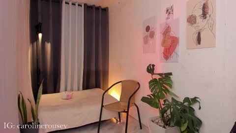 Snapshot of carolinerousev chatting on 02.14.25 carol online show from 02.14.25