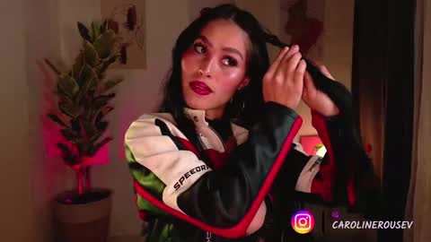 Snapshot of carolinerousev chatting on 02.25.26 carol online show from 02.25.26