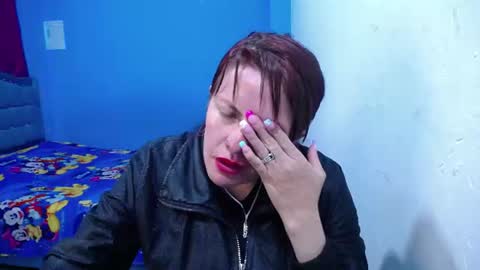 Snapshot of carolinhe_ chatting on 06.29.26 Carolinhe online show from 06.29.26