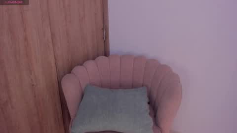 Snapshot of carolinna_ chatting on 11.06.25 carolinna_ online show from 11.06.25