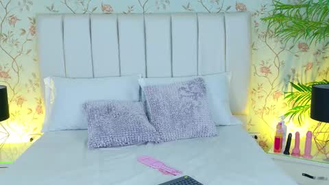 Snapshot of carrie_gb chatting on 01.17.26 carrie online show from 01.17.26