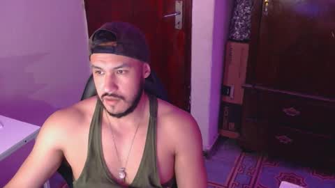 Snapshot of casas_oom chatting on 12.04.25 online show from 12.04.25