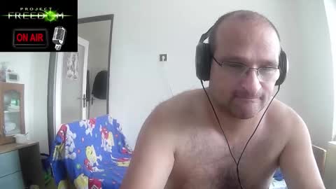 Snapshot of cascadacek chatting on 09.28.25 CASCADACEK online show from 09.28.25