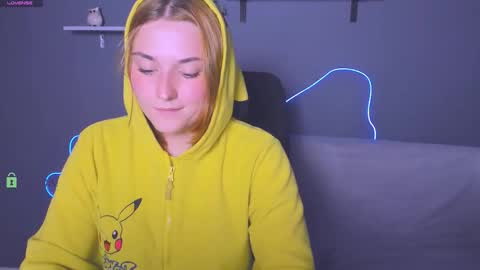 casey_meow_ online show from 09.29.25