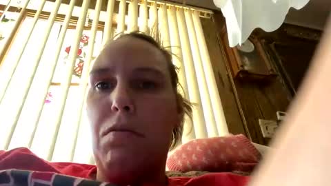 Cash Couple online show from 10.26.25