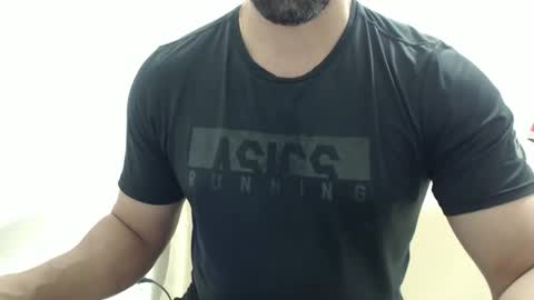 Snapshot of cashmastermuscle77 chatting on 09.18.25 cashmastermuscle77 online show from 09.18.25