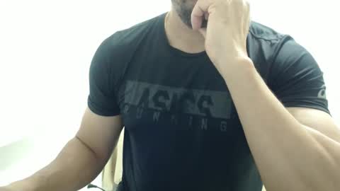 Snapshot of cashmastermuscle77 chatting on 10.26.25 cashmastermuscle77 online show from 10.26.25