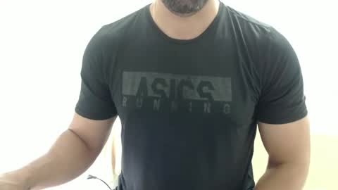 Snapshot of cashmastermuscle77 chatting on 10.29.25 cashmastermuscle77 online show from 10.29.25