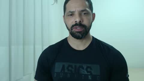 Snapshot of cashmastermuscle77 chatting on 11.10.25 cashmastermuscle77 online show from 11.10.25