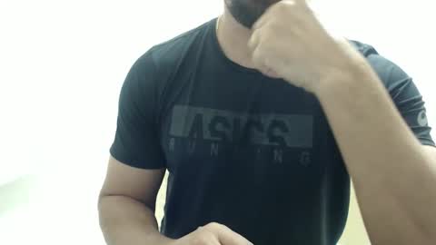 Snapshot of cashmastermuscle77 chatting on 11.11.25 cashmastermuscle77 online show from 11.11.25