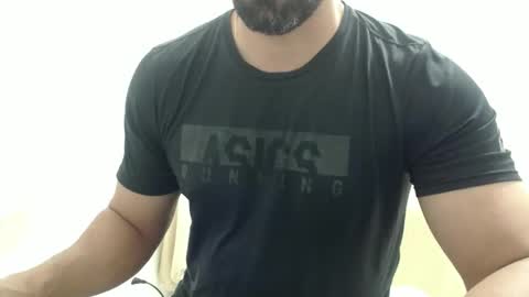 Snapshot of cashmastermuscle77 chatting on 11.14.25 cashmastermuscle77 online show from 11.14.25