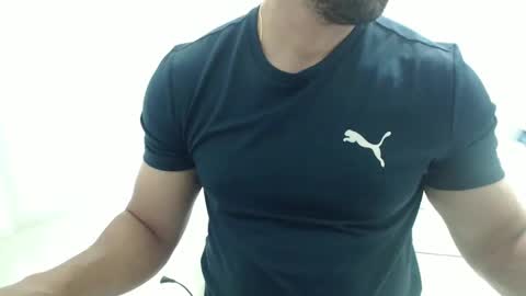 Snapshot of cashmastermuscle77 chatting on 11.24.25 cashmastermuscle77 online show from 11.24.25