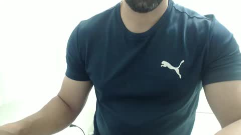 Snapshot of cashmastermuscle77 chatting on 11.25.25 cashmastermuscle77 online show from 11.25.25