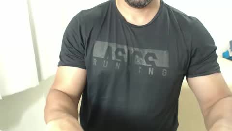 Snapshot of cashmastermuscle77 chatting on 12.15.25 cashmastermuscle77 online show from 12.15.25